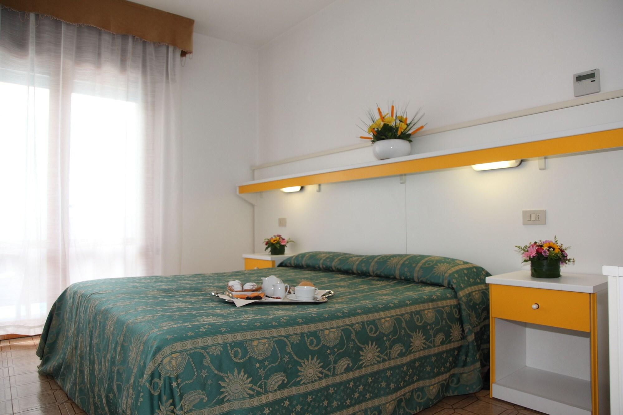 Hotel Bettina Lido di Jesolo Exterior foto