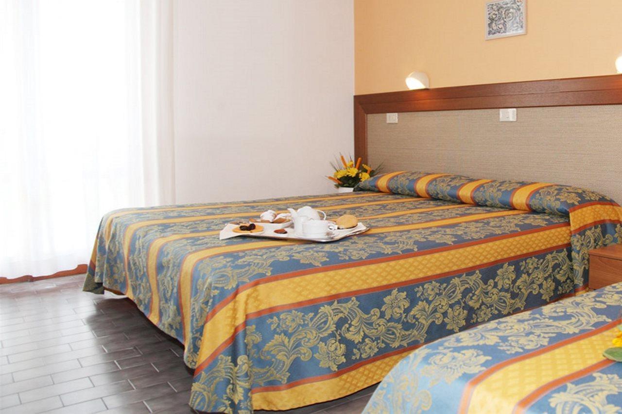 Hotel Bettina Lido di Jesolo Exterior foto
